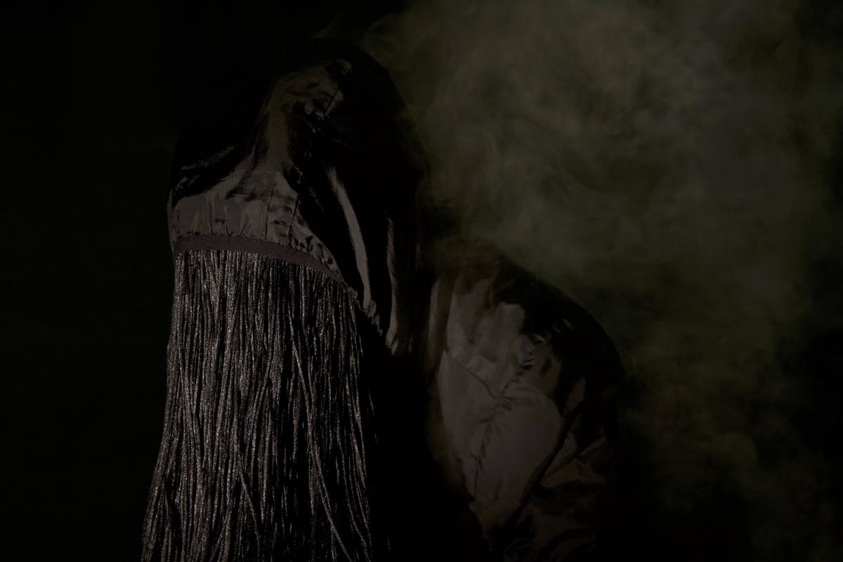 Summoning a chorus of vilaines — Marion Zurbach © Simon Courchel