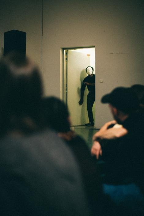 Le passé, ça se fixe avec les yeux fermés... — Zoumana Meïté © Romain Guédé